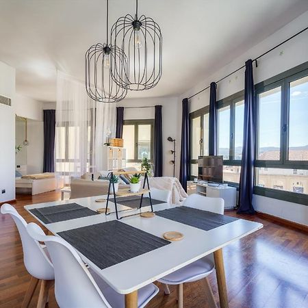 Apartamento Espectacular Loft En Centrico Edificio Singular Manresa Exterior foto