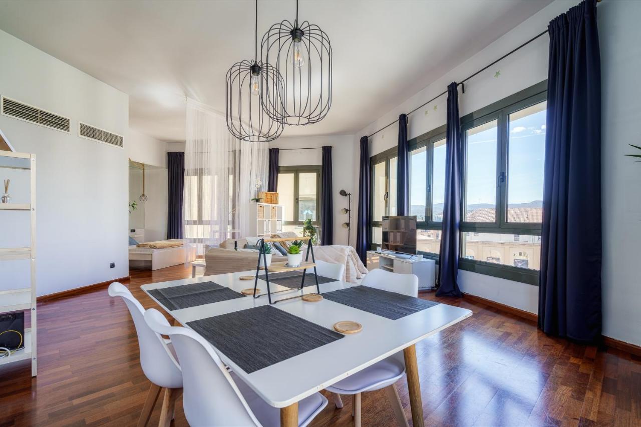 Apartamento Espectacular Loft En Centrico Edificio Singular Manresa Exterior foto